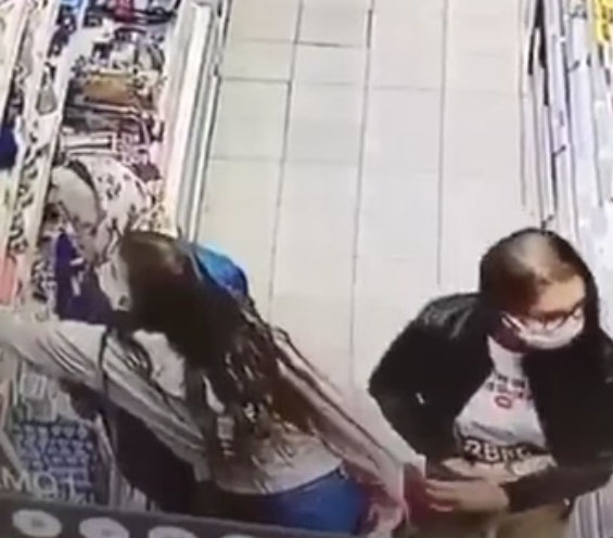 Napoli,mascherine utilizzate per camuffarsi: due donne rubano il portafogli ad un’anziana in un supermercato