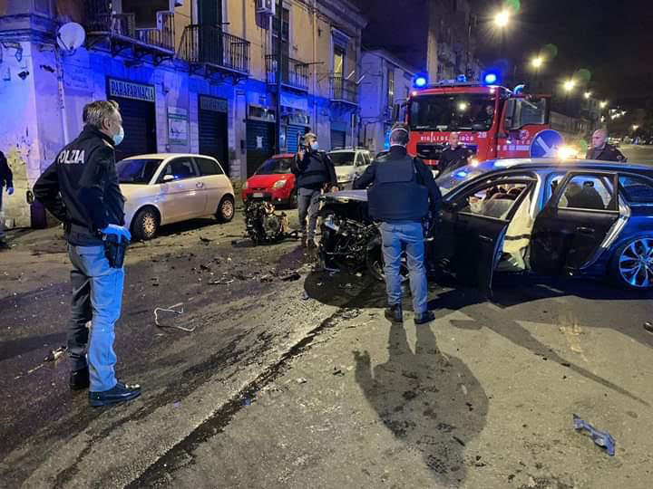 Napoli, poliziotto ucciso: portati in Questura i due rom. Si cercano i complici scappati
