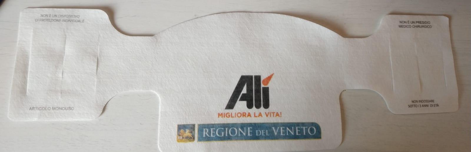 Coronavirus, il Veneto distribuisce mascherine con la pubblicità: il caso finisce in Parlamento