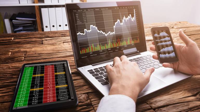 Investimenti, sempre più da casa con piattaforme di trading online