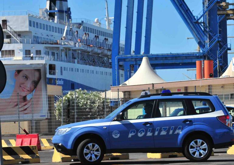 Bloccato in Spagna dal coronavirus, usuraio latitante di Scampia arrestato a Civitavecchia