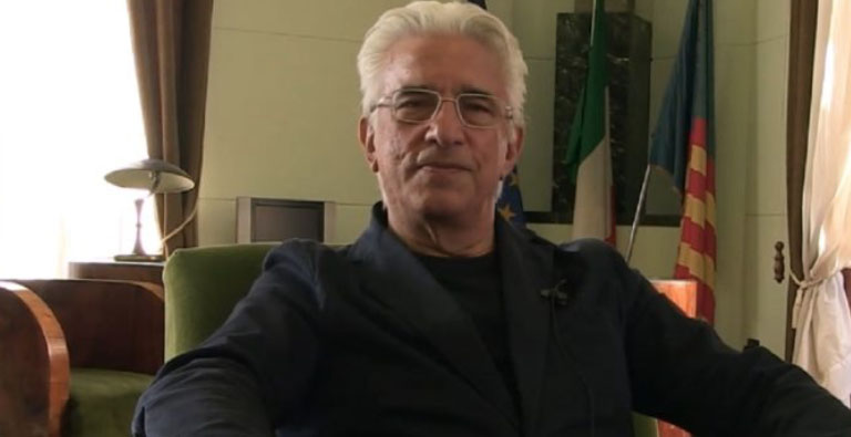 Troppi casi covid: il sindaco di Salerno chiude 3 scuole