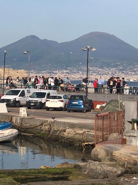 Fase 2 a Napoli e provincia: tanta gente in strada. I Verdi: ‘Di questo passo ci sarà un nuovo lockdown’. LE FOTO