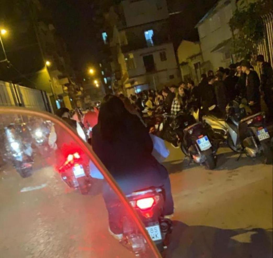 Napoli, fermato per assembramenti: aggredisce gli agenti. Arrestato 27enne