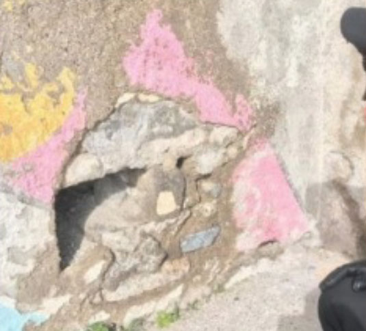 Droga nascosta nel muro di fronte alla propria abitazione: arrestati due 30enni di Maddaloni