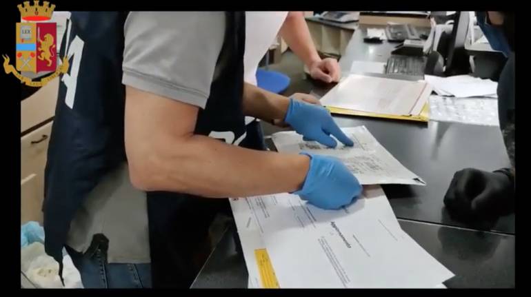 Hub del falso documentale disarticolato a Napoli, coinvolto anche un sospetto favoreggiatore di Anis Amri