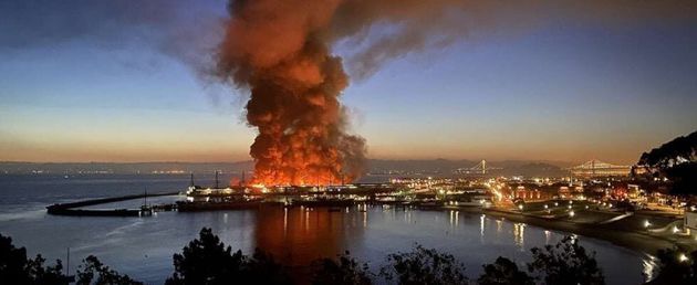 Usa: in fiamme il Pier 45 di San Francisco, distrutto un quarto del famoso Pontile dei pescatori