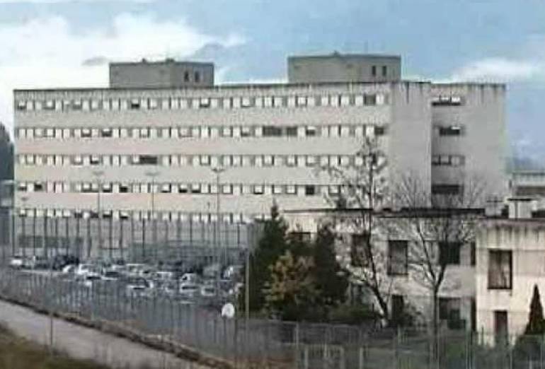 Maxi blitz nel carcere di Sulmona: trovati 40 telefonini