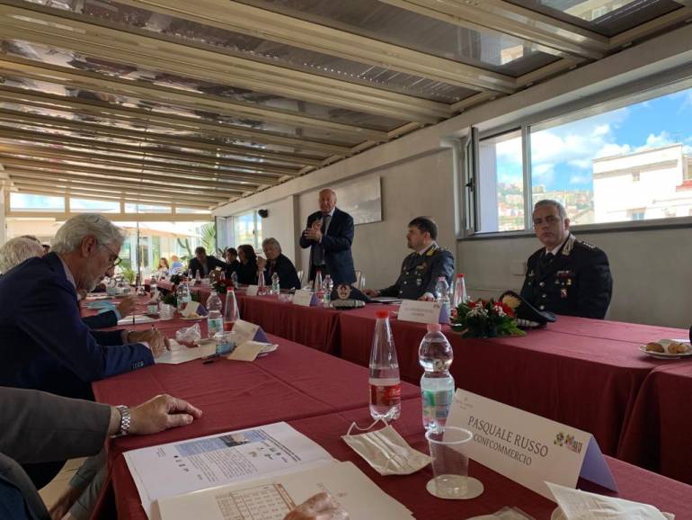 Confesercenti Campania, accordo di collaborazione con altre associazioni “Al fianco delle aziende per battere racket e usura”