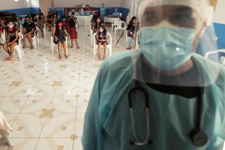 Coronavirus: oltre 9,4 milioni di casi nel mondo, record in Brasile 42.725 in 24 ore
