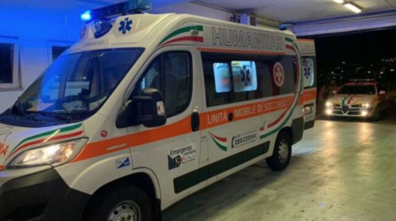 Donna incinta bloccata nel traffico: scortata in ospedale dalla Protezione civile. Nasce un maschietto