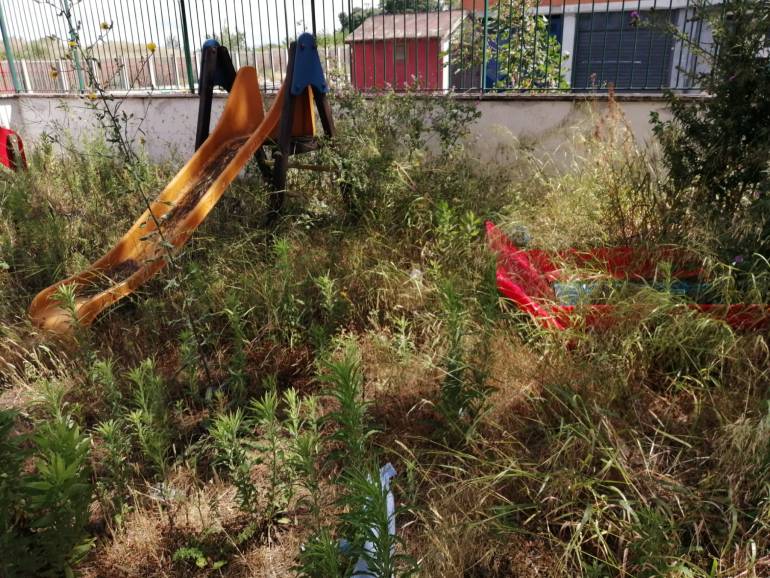 Napoli, parco giochi chiuso a Ponticelli: i cittadini chiedono aiuto ai privati