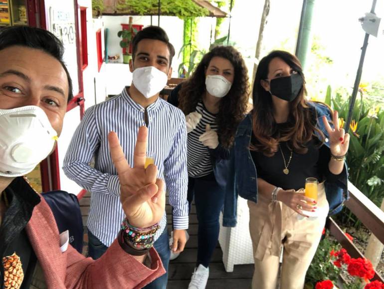 Massa Lubrense: arrivano i primi turisti: una famiglia americana e 3 ragazzi napoletani