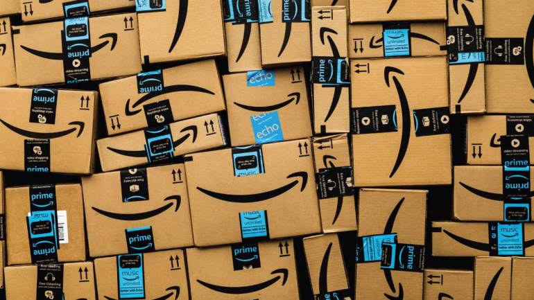 Carinaro, tentano l’assalto all’Amazon Hub per rubare i pacchi del Black Friday