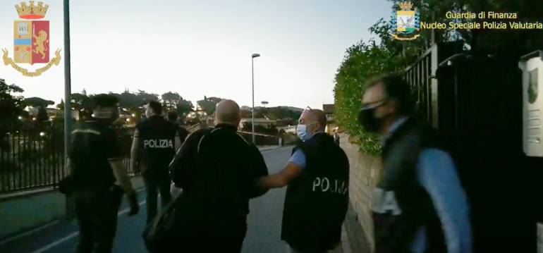 Ecco come i Senese, legati ai Moccia, gestivano gli affari a Roma e al Nord. TUTTI I NOMI