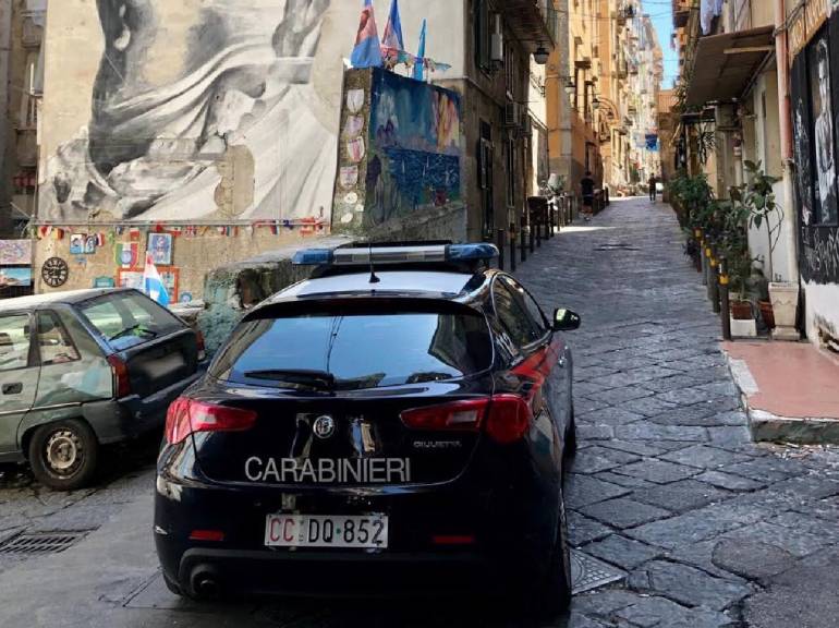 Napoli, festa con il neo melodico ai Quartieri: arrivano i carabinieri