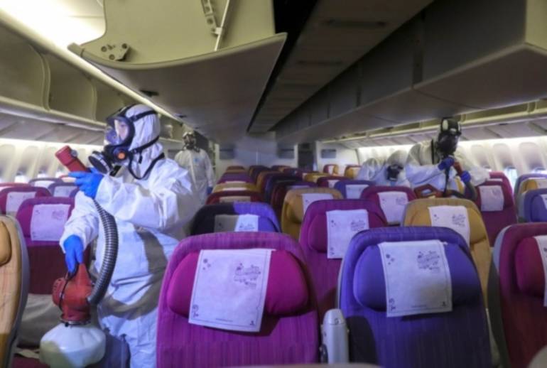 Viaggia in aereo positivo al Coronavirus : ora si cercano gli altri passeggeri