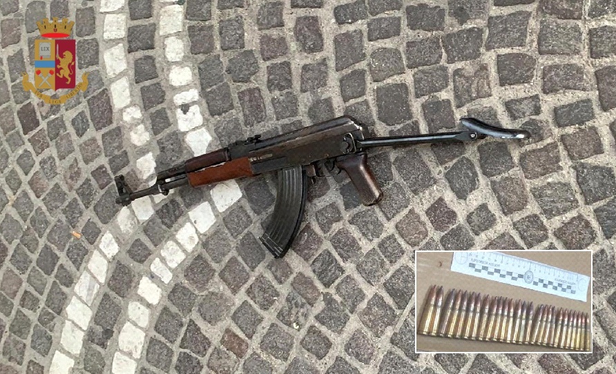 Napoli, la polizia recupero un fucile al rione Bisignano