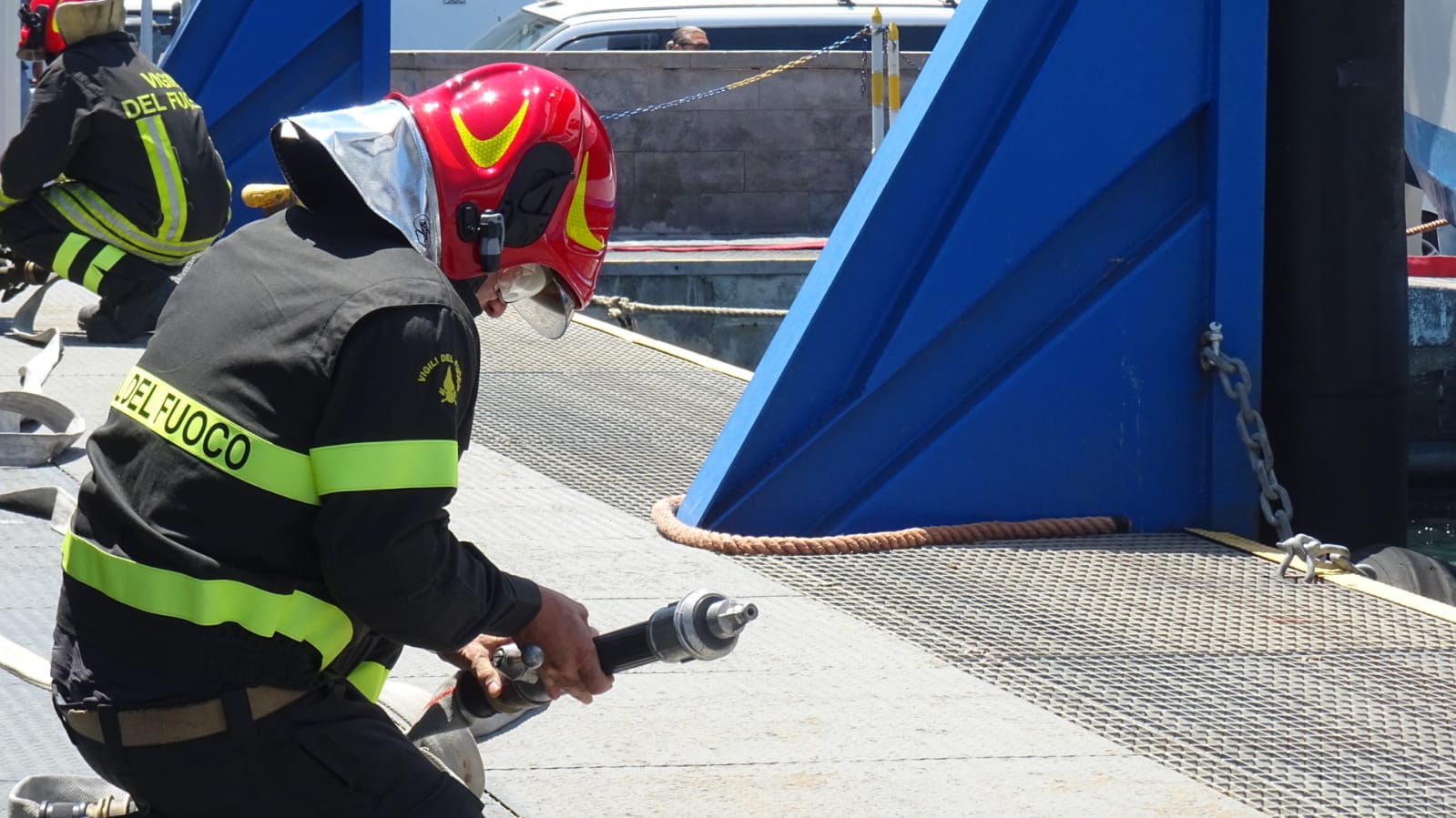 Ischia, esercitazione anti incendio della Guardia Costiera
