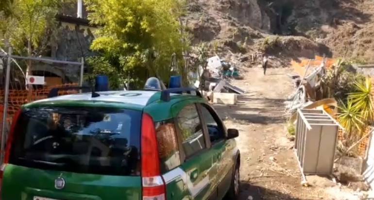 Castellammare, lavori Circum a Grotta San Biagio, il sindaco: ‘Denuncerò tutto in Procura’