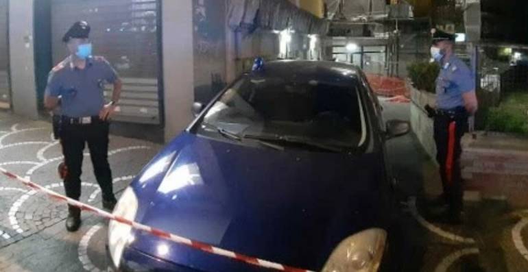 portici uccide la compagna