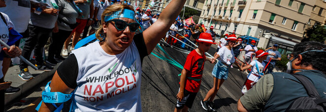 Whirlpool: ‘Napoli non molla’, presidio davanti al consolato Usa