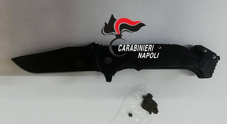 Lite a colpi di coltelli per una ragazza: arrestato 17enne di Sant’Antimo