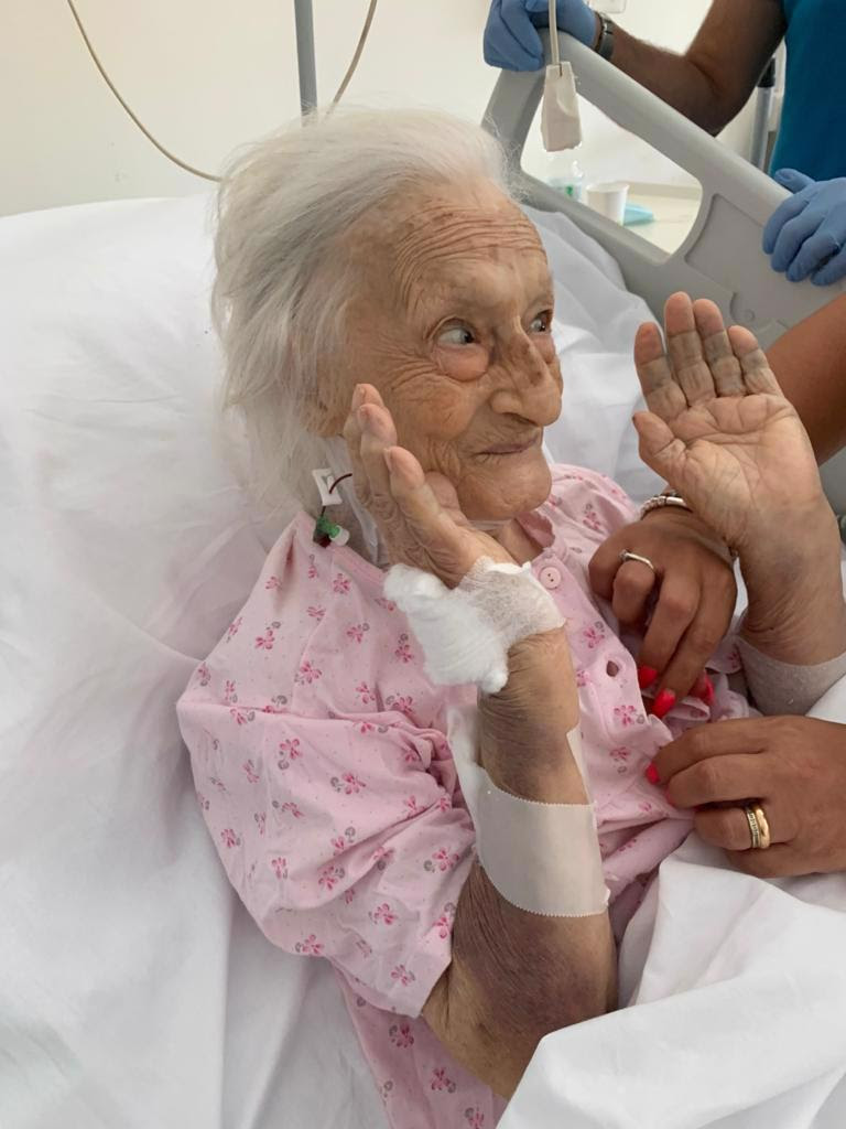 100 anni compiuti, una donna supera indenne covid e frattura del femore