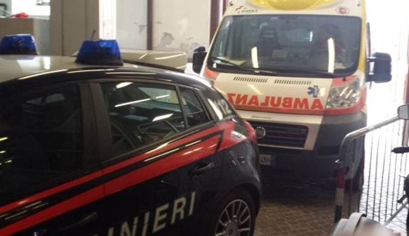 Dramma a Vallo della Lucania: clochard trovato morto in una struttura per senzatetto, letale una coltellata