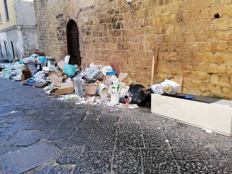 Napoli, degrado del centro storico: arriva il Garante dei Beni Culturali