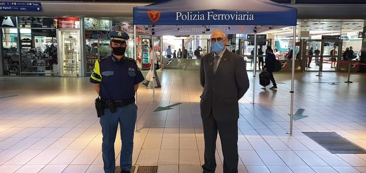 Allarme bomba a Napoli in piazza Garibaldi: pacco sospetto in stazione nei bagni linea 1