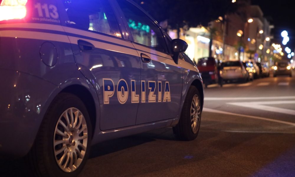 Napoli, erano il terrore delle coppiette di Posillipo: arrestati due minorenni