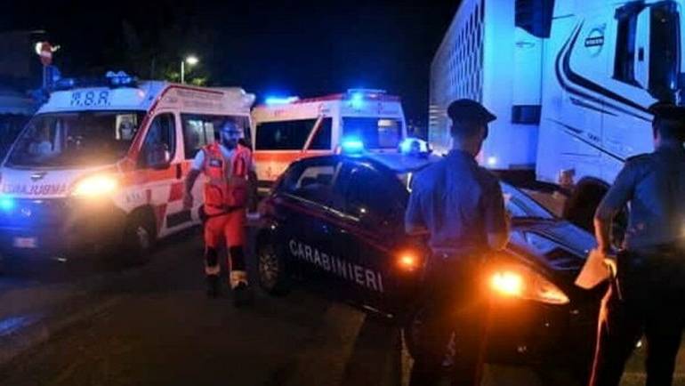 Un camionista di 42 anni è stato trovato morto in un’area di servizio del casertano dopo essersi fermato per fare un “pisolino”