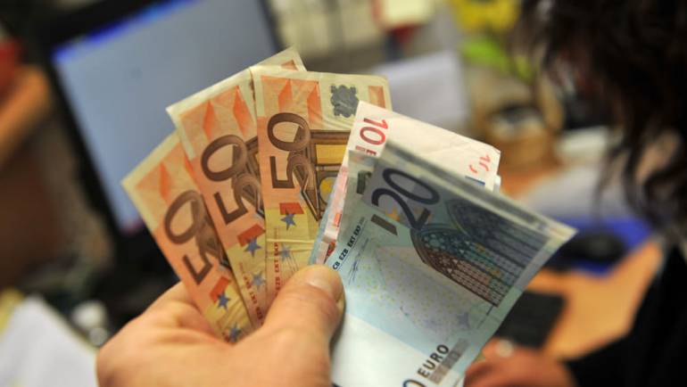 In vacanza in Salento con banconte false: denunciati due napoletani