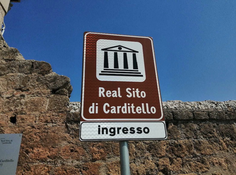 Allarme degrado per i siti storici in Campania. Il Real Sito di Carditello tra degrado, vandalismo e rifiuti