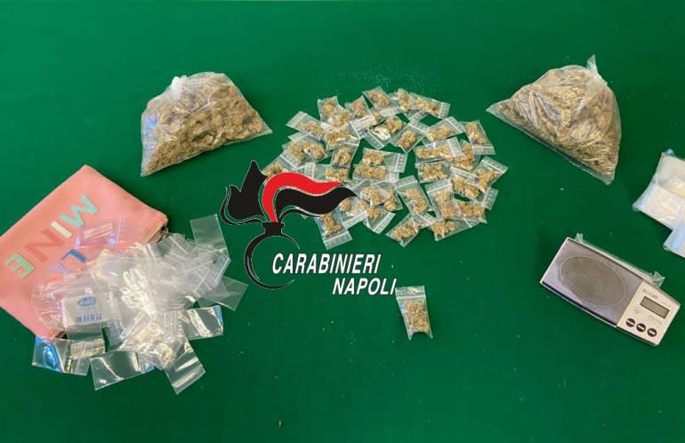 Pusher arrestato a Brusciano: aveva cocaina, marijuana e hashish