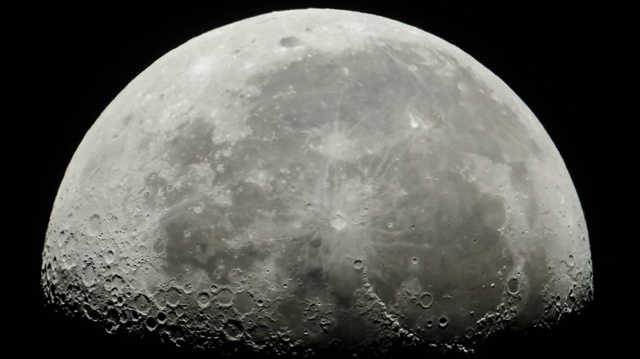 C’è acqua sulla luna,importante scoperta della NASA