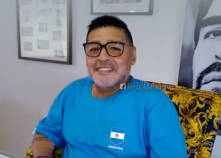 Maradona ha un coagulo al cervello: dovrà essere operato