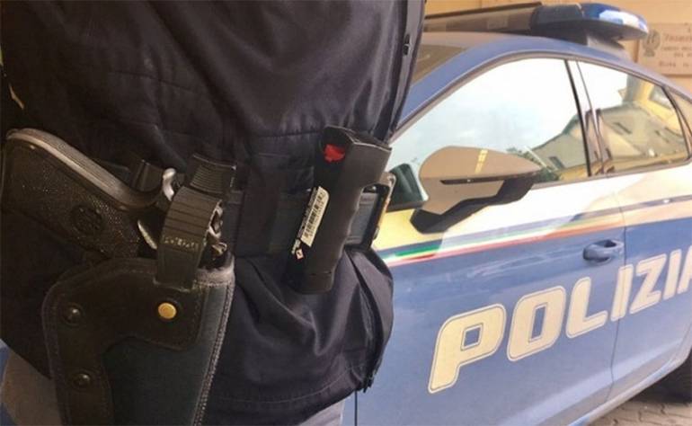 Napoli, trovati con uno scooter rubato: 2 denunciati a Ponticelli