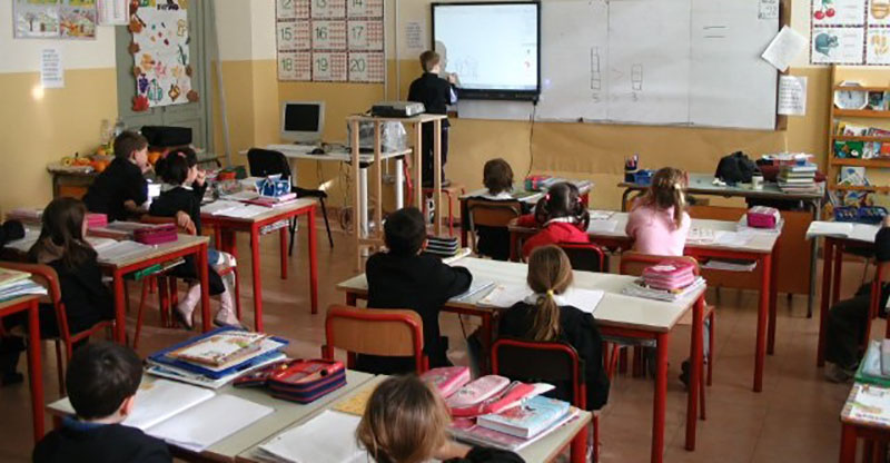 De Luca riapre le scuole elementari in Campania da lunedì