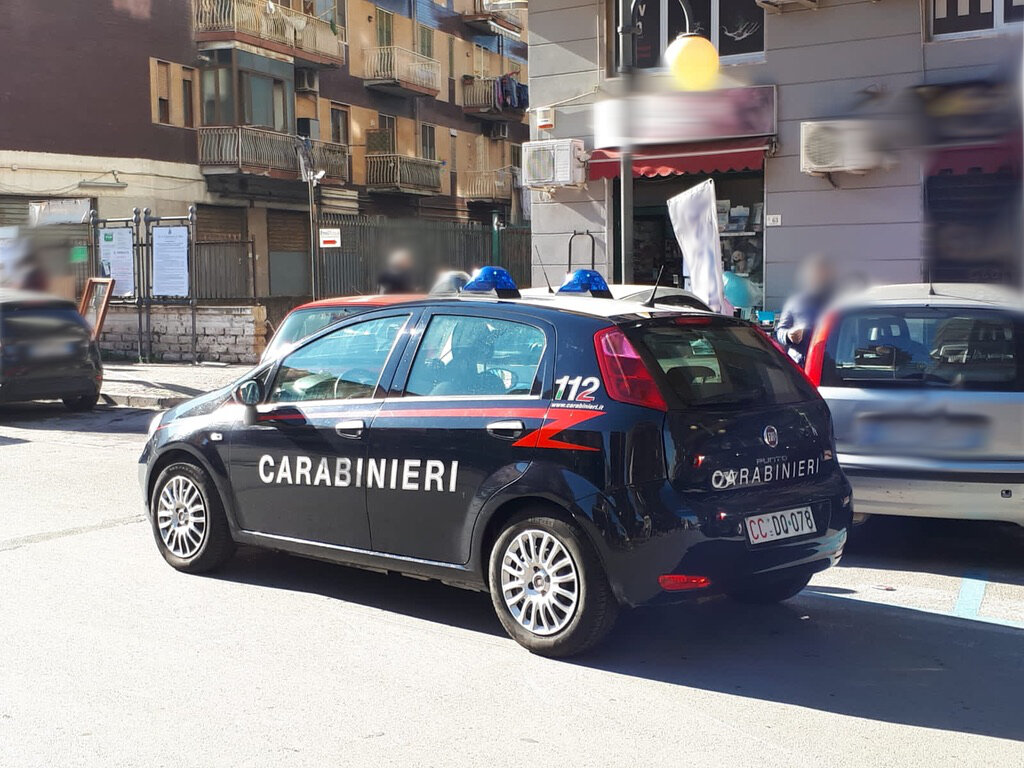 Castellammare: Centro scommesse aperto. Carabinieri chiudono locale e sanzionano 6 persone