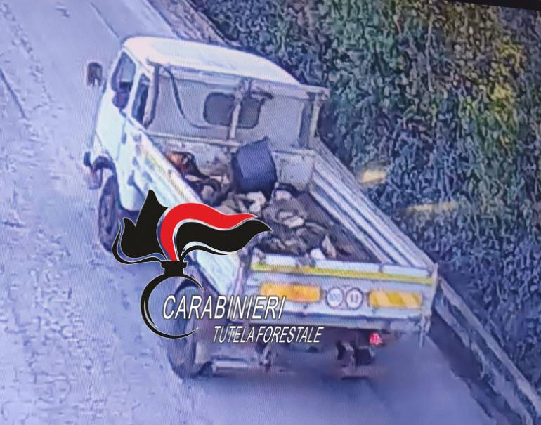 Pomigliano, incendia rifiuti: denunciato 67enne