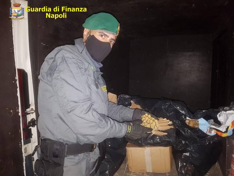 Botti illegali, primi sequestri ad Arzano, Casalnuovo ed Ercolano: 4 arresti e 2 denunce