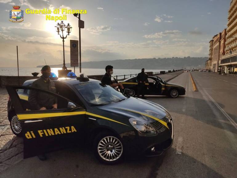 Oltre 600 persone sono state controllate dalla Finanza a Napoli e provincia durante il primo lockdown: 26 denunciati