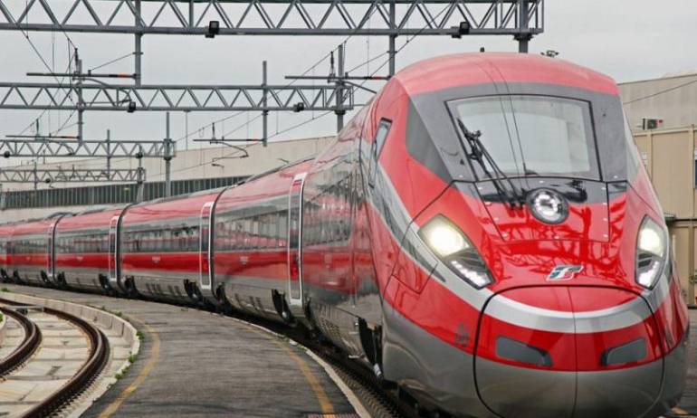 M5S: “No alla soppressione del Frecciarossa Salerno-Roma”