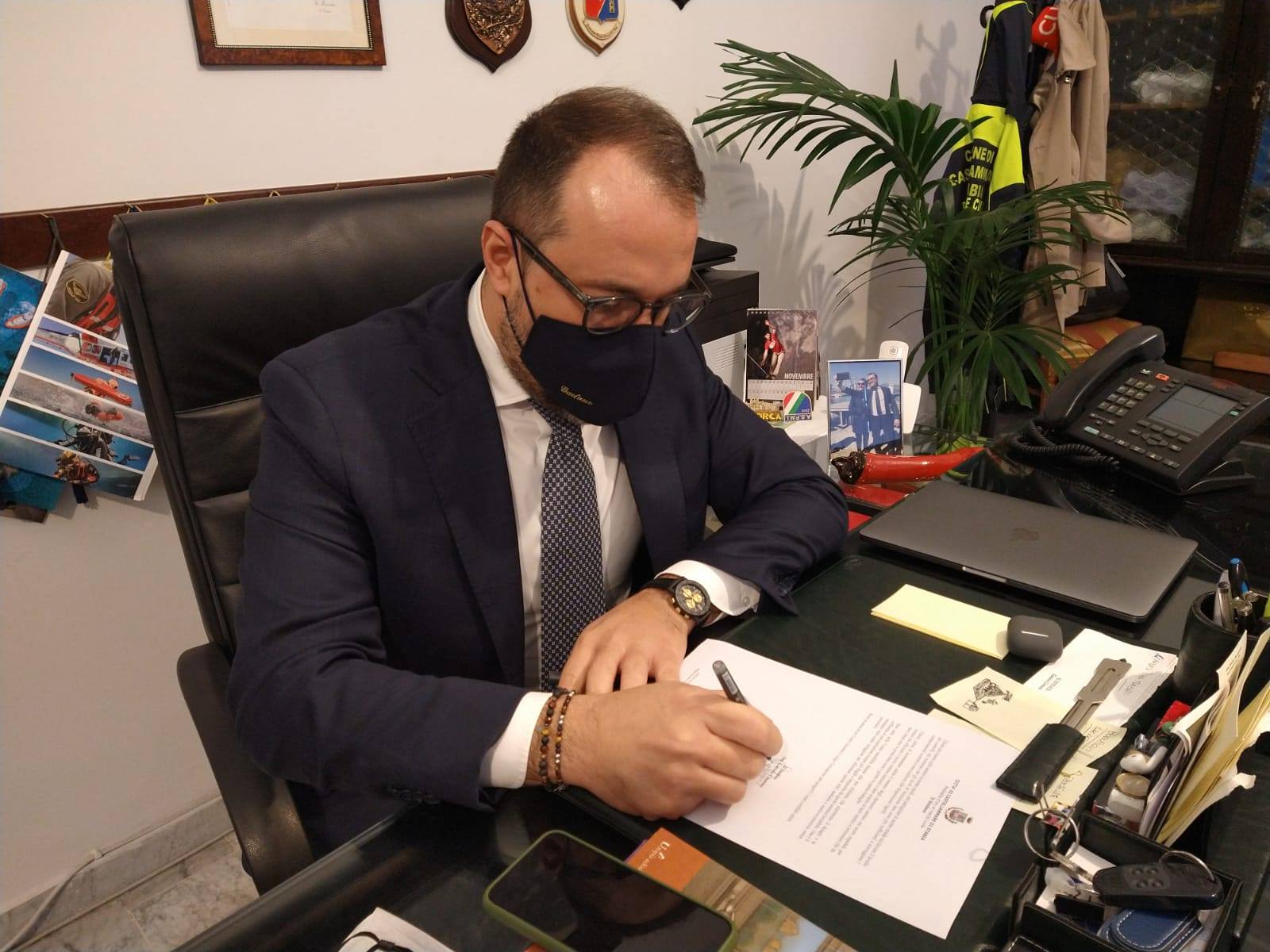 Il sindaco di Castellammare scrive a Conte e chiede la zona rossa