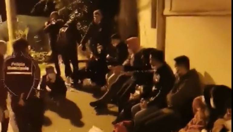 Negativi i tamponi ai migranti sbarcati a Massa Lubrense. Si cercano gli “scafisti”