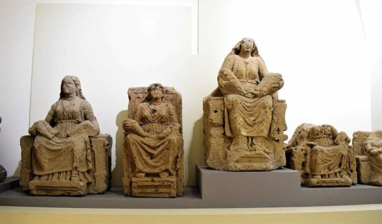 ‘Il museo vivente delle madri’ a cura di Pasquale Iorio edito da Rubbettino