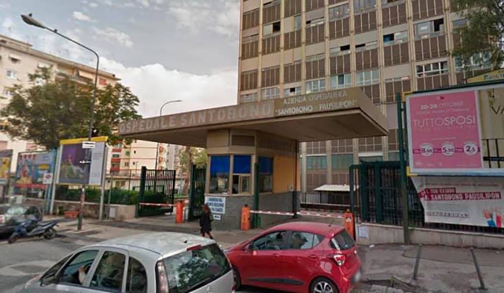 Napoli, atti di bullismo all’esterno di una scuola a Pianura: ragazzino in ospedale
