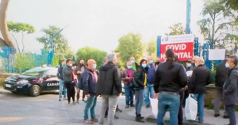 In Campania stop ai ricoveri e visite non urgenti